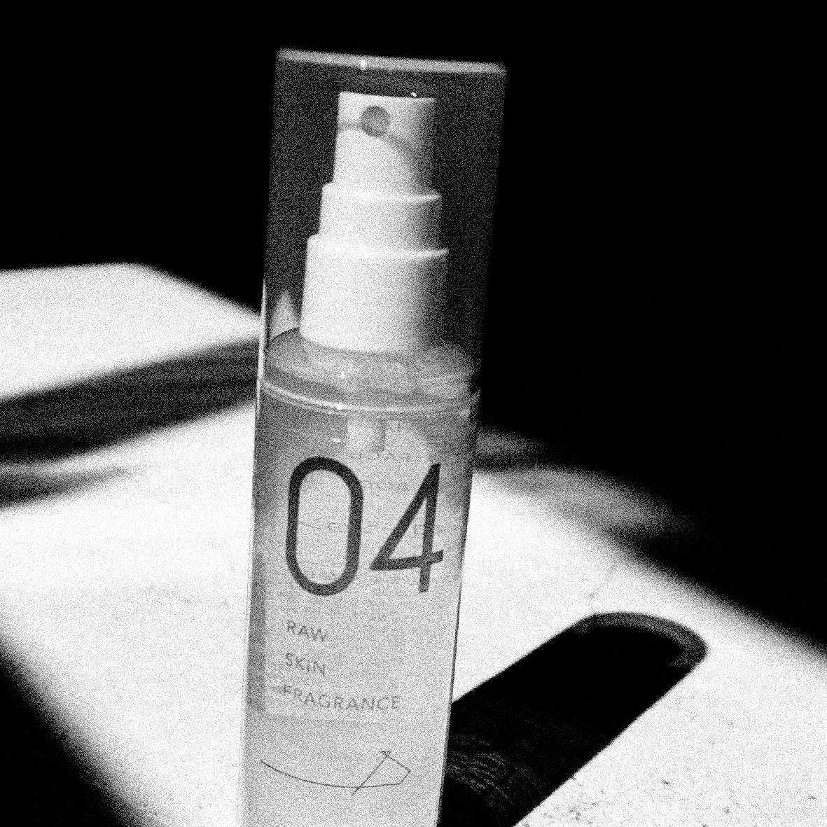 04 RAW SKIN FRAGRANCE ロウスキンフレグランス50mL